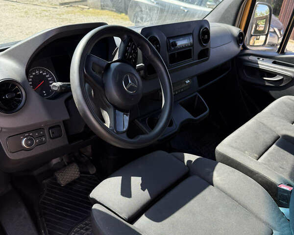 Желтый Мерседес Sprinter, объемом двигателя 2.99 л и пробегом 322 тыс. км за 40500 $, фото 20 на Automoto.ua