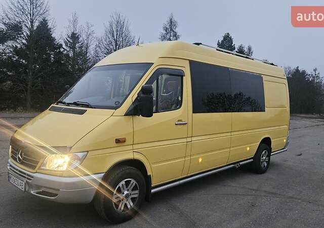 Желтый Мерседес Sprinter, объемом двигателя 2.69 л и пробегом 110 тыс. км за 11000 $, фото 6 на Automoto.ua