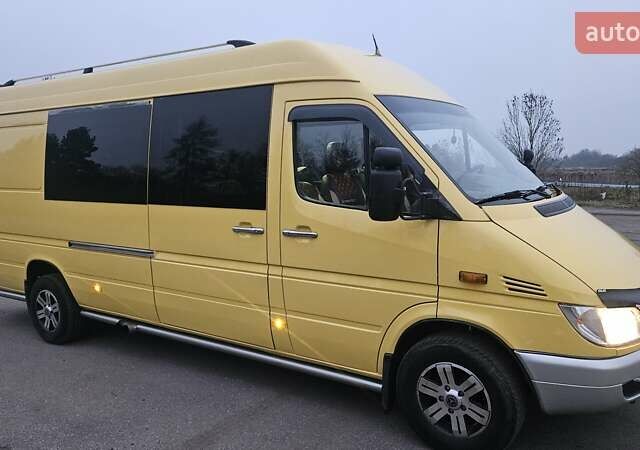 Желтый Мерседес Sprinter, объемом двигателя 2.69 л и пробегом 110 тыс. км за 11000 $, фото 7 на Automoto.ua