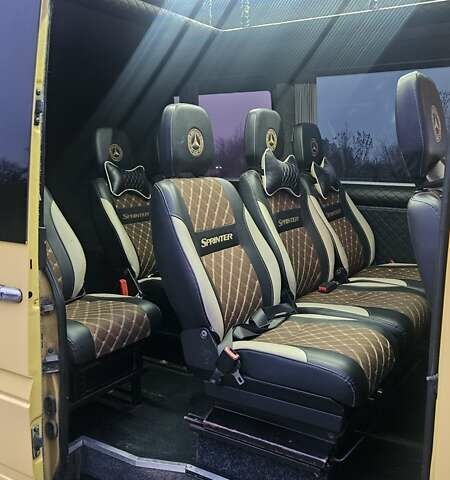 Желтый Мерседес Sprinter, объемом двигателя 2.69 л и пробегом 110 тыс. км за 11000 $, фото 14 на Automoto.ua