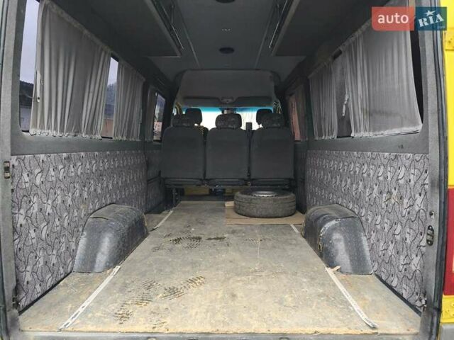 Жовтий Мерседес Sprinter, об'ємом двигуна 2.15 л та пробігом 379 тис. км за 6000 $, фото 9 на Automoto.ua
