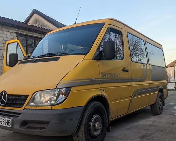 Жовтий Мерседес Sprinter, об'ємом двигуна 2.15 л та пробігом 560 тис. км за 5400 $, фото 7 на Automoto.ua