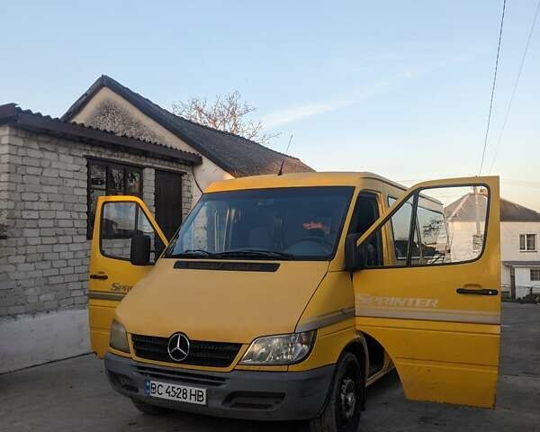 Жовтий Мерседес Sprinter, об'ємом двигуна 2.15 л та пробігом 560 тис. км за 5400 $, фото 4 на Automoto.ua