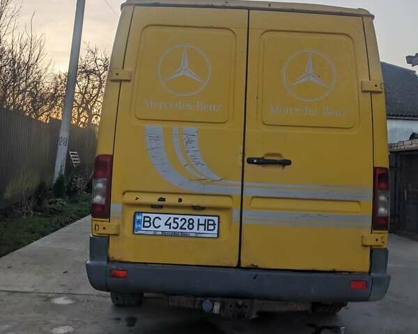 Жовтий Мерседес Sprinter, об'ємом двигуна 2.15 л та пробігом 560 тис. км за 5400 $, фото 10 на Automoto.ua
