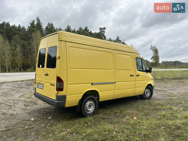 Жовтий Мерседес Sprinter, об'ємом двигуна 2.7 л та пробігом 350 тис. км за 7800 $, фото 3 на Automoto.ua