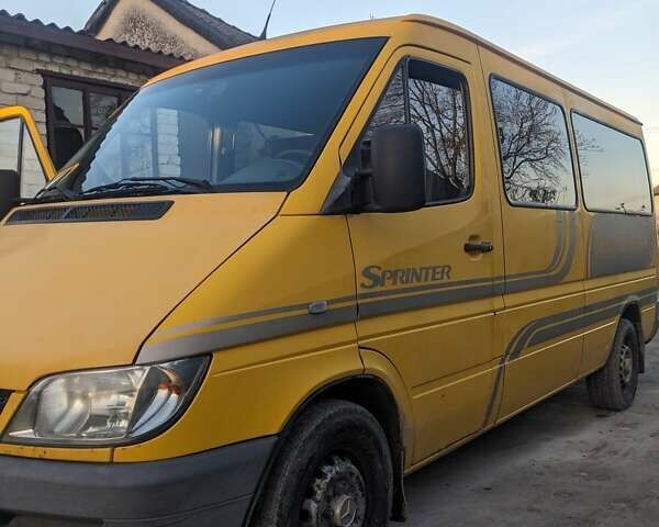 Жовтий Мерседес Sprinter, об'ємом двигуна 2.15 л та пробігом 560 тис. км за 5400 $, фото 6 на Automoto.ua