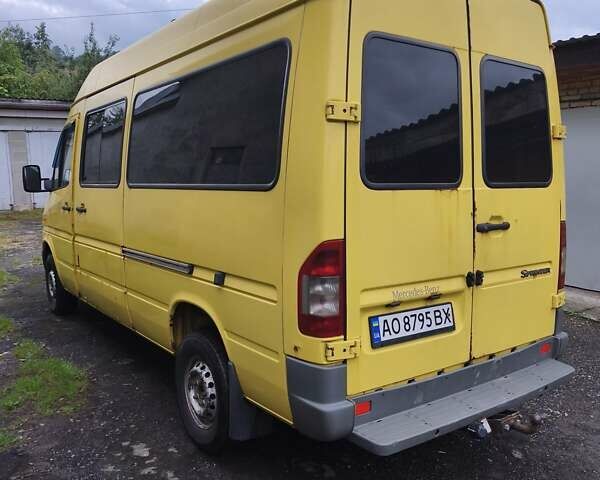 Жовтий Мерседес Sprinter, об'ємом двигуна 2.15 л та пробігом 379 тис. км за 6000 $, фото 4 на Automoto.ua