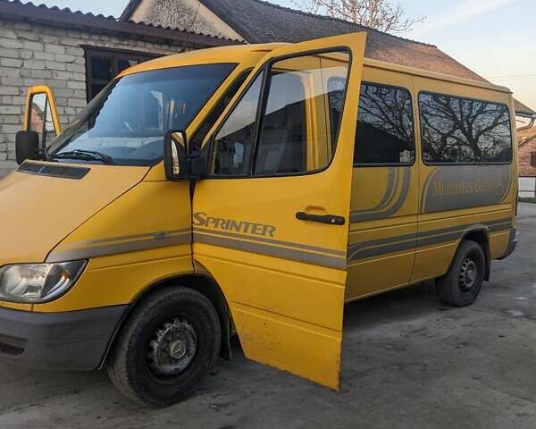 Жовтий Мерседес Sprinter, об'ємом двигуна 2.15 л та пробігом 560 тис. км за 5400 $, фото 3 на Automoto.ua