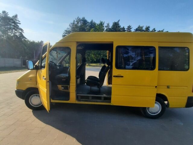 Жовтий Мерседес Sprinter, об'ємом двигуна 2.7 л та пробігом 500 тис. км за 6600 $, фото 1 на Automoto.ua