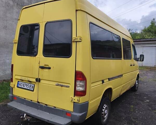 Жовтий Мерседес Sprinter, об'ємом двигуна 2.15 л та пробігом 379 тис. км за 6000 $, фото 5 на Automoto.ua