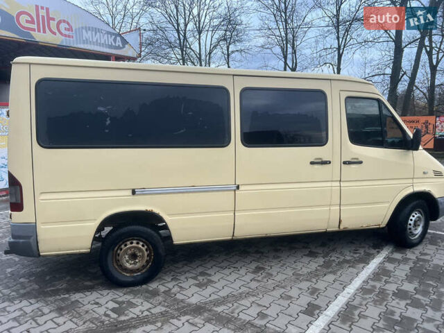 Желтый Мерседес Sprinter, объемом двигателя 2.69 л и пробегом 300 тыс. км за 8000 $, фото 7 на Automoto.ua