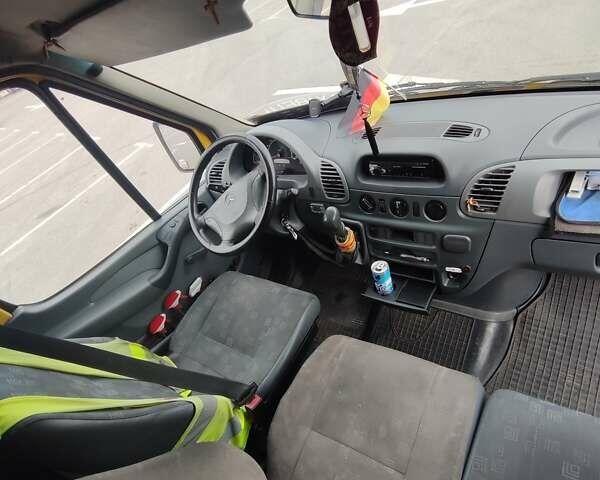 Желтый Мерседес Sprinter, объемом двигателя 2.1 л и пробегом 390 тыс. км за 10500 $, фото 14 на Automoto.ua