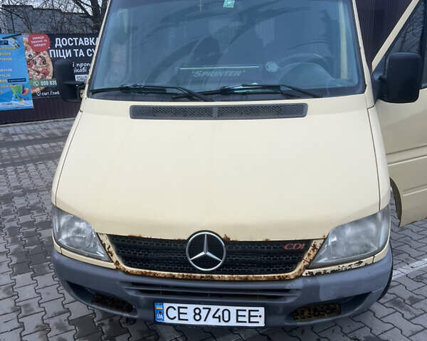 Желтый Мерседес Sprinter, объемом двигателя 2.69 л и пробегом 300 тыс. км за 8000 $, фото 10 на Automoto.ua