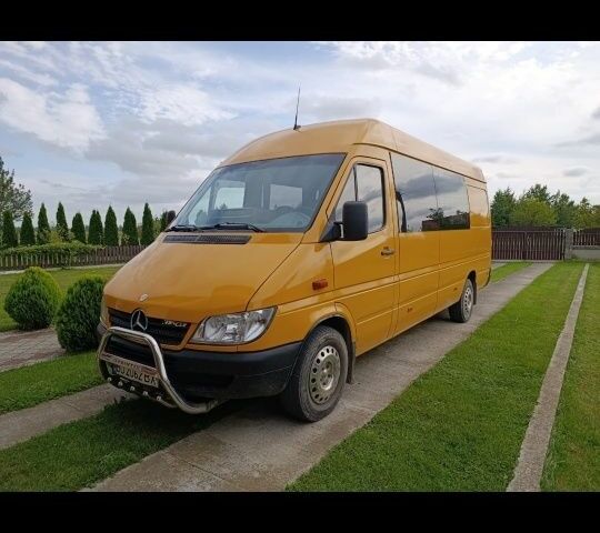 Жовтий Мерседес Sprinter, об'ємом двигуна 2.7 л та пробігом 751 тис. км за 9500 $, фото 3 на Automoto.ua