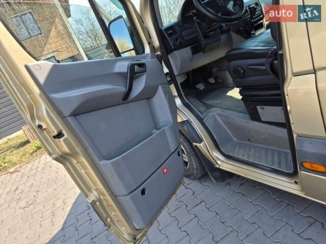 Желтый Мерседес Sprinter, объемом двигателя 3 л и пробегом 683 тыс. км за 12000 $, фото 22 на Automoto.ua