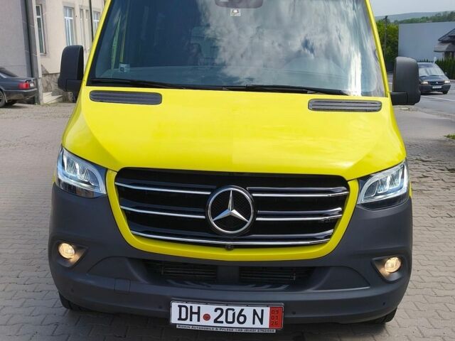 Желтый Мерседес Sprinter, объемом двигателя 2.2 л и пробегом 70 тыс. км за 56587 $, фото 5 на Automoto.ua