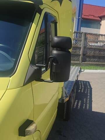 Желтый Мерседес Sprinter, объемом двигателя 2.7 л и пробегом 329 тыс. км за 18000 $, фото 12 на Automoto.ua