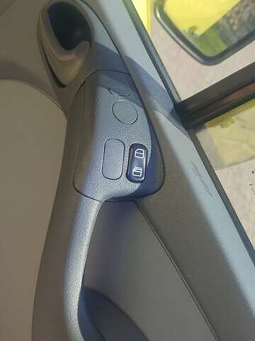 Желтый Мерседес Sprinter, объемом двигателя 2.7 л и пробегом 329 тыс. км за 18000 $, фото 47 на Automoto.ua