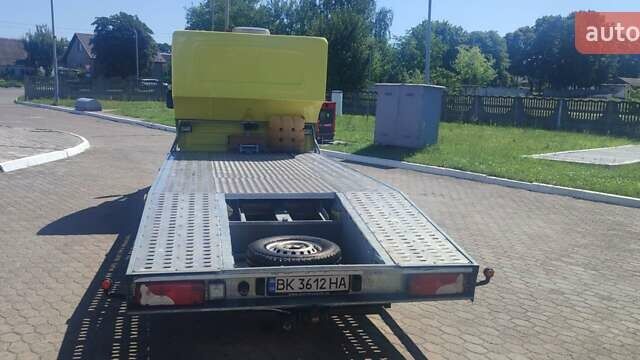 Желтый Мерседес Sprinter, объемом двигателя 2.7 л и пробегом 329 тыс. км за 18000 $, фото 4 на Automoto.ua