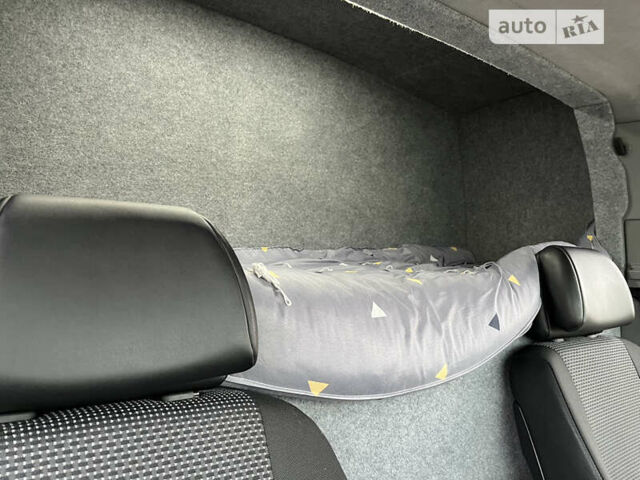 Желтый Мерседес Sprinter, объемом двигателя 2.99 л и пробегом 389 тыс. км за 28700 $, фото 34 на Automoto.ua