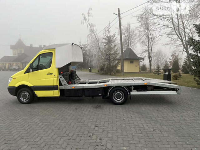 Желтый Мерседес Sprinter, объемом двигателя 2.99 л и пробегом 389 тыс. км за 28700 $, фото 13 на Automoto.ua