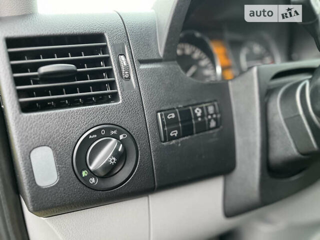 Желтый Мерседес Sprinter, объемом двигателя 2.99 л и пробегом 389 тыс. км за 28700 $, фото 24 на Automoto.ua