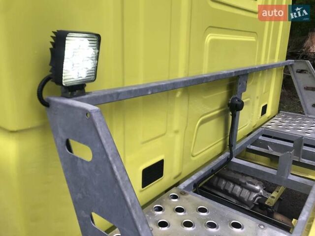 Желтый Мерседес Sprinter, объемом двигателя 2.99 л и пробегом 256 тыс. км за 38500 $, фото 9 на Automoto.ua