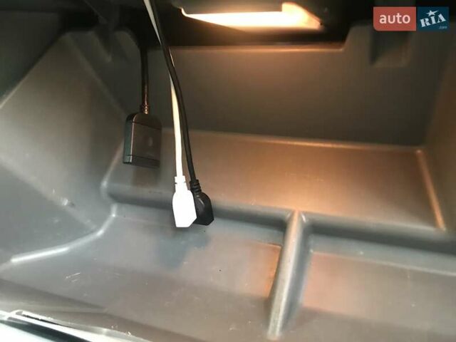Желтый Мерседес Sprinter, объемом двигателя 2.99 л и пробегом 256 тыс. км за 38500 $, фото 42 на Automoto.ua