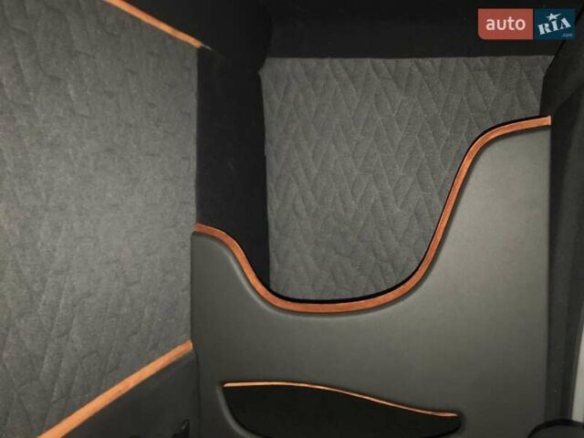 Желтый Мерседес Sprinter, объемом двигателя 2.99 л и пробегом 256 тыс. км за 38500 $, фото 39 на Automoto.ua