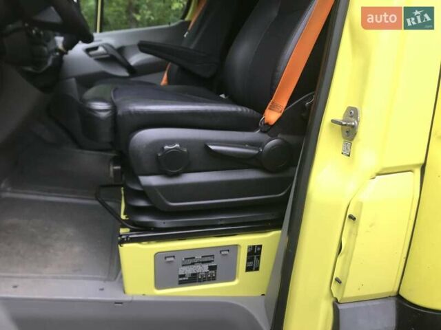 Желтый Мерседес Sprinter, объемом двигателя 2.99 л и пробегом 256 тыс. км за 38500 $, фото 18 на Automoto.ua