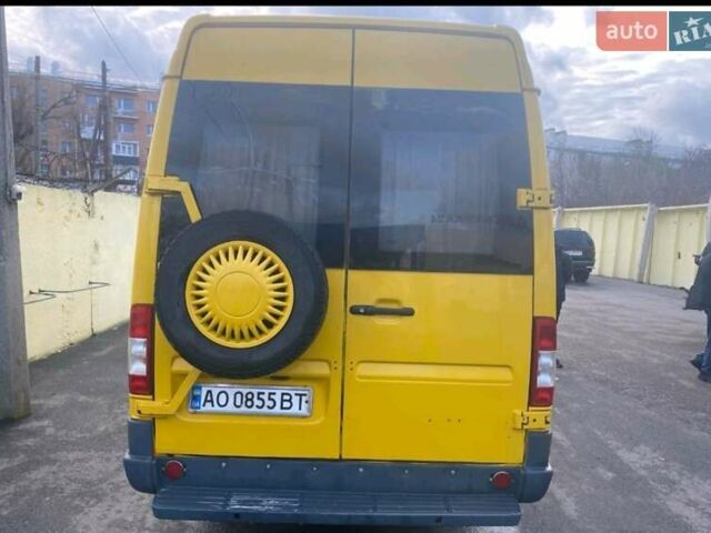 Желтый Мерседес Sprinter, объемом двигателя 2.69 л и пробегом 500 тыс. км за 10000 $, фото 1 на Automoto.ua