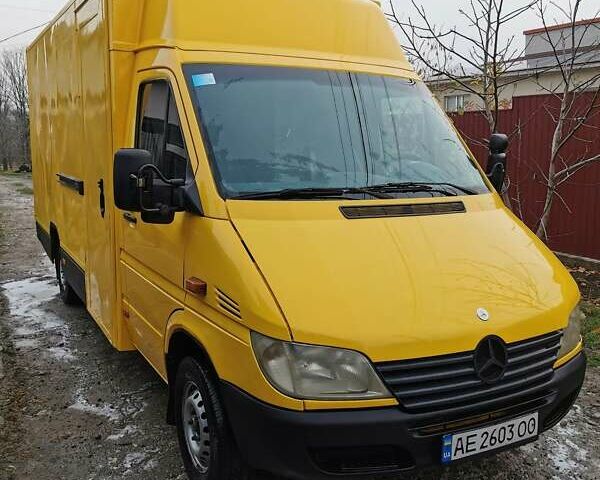 Жовтий Мерседес Sprinter, об'ємом двигуна 2.15 л та пробігом 605 тис. км за 8500 $, фото 1 на Automoto.ua