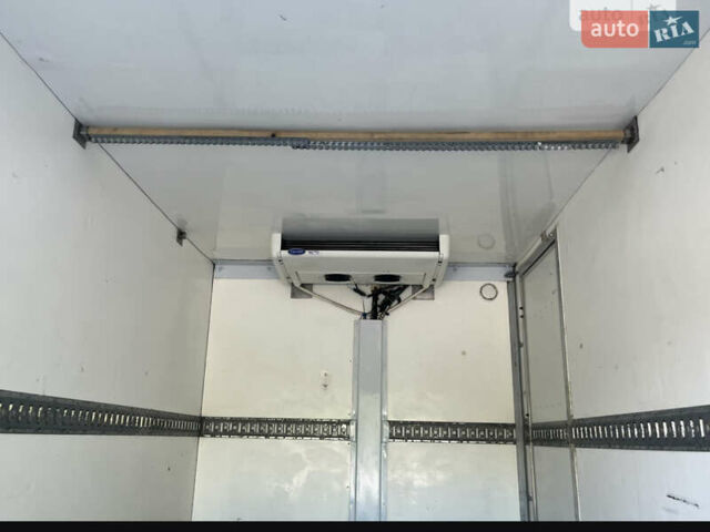 Желтый Мерседес Sprinter, объемом двигателя 0 л и пробегом 450 тыс. км за 11500 $, фото 4 на Automoto.ua