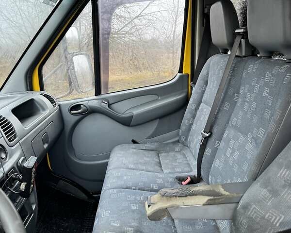 Жовтий Мерседес Sprinter, об'ємом двигуна 2.15 л та пробігом 600 тис. км за 9700 $, фото 8 на Automoto.ua