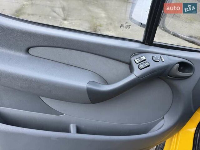 Жовтий Мерседес Sprinter, об'ємом двигуна 2.15 л та пробігом 600 тис. км за 9700 $, фото 9 на Automoto.ua