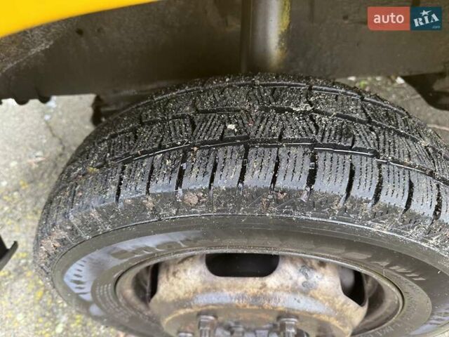 Жовтий Мерседес Sprinter, об'ємом двигуна 2.15 л та пробігом 600 тис. км за 9700 $, фото 3 на Automoto.ua