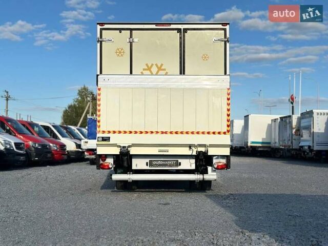 Желтый Мерседес Sprinter, объемом двигателя 2.2 л и пробегом 195 тыс. км за 27900 $, фото 10 на Automoto.ua