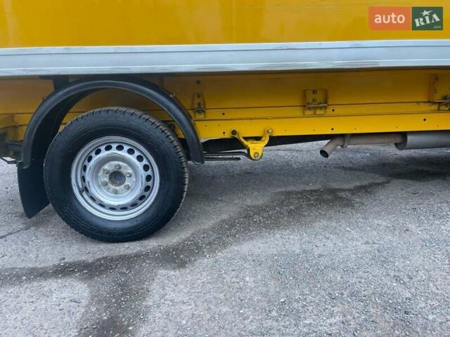 Желтый Мерседес Sprinter, объемом двигателя 2.2 л и пробегом 280 тыс. км за 18762 $, фото 40 на Automoto.ua