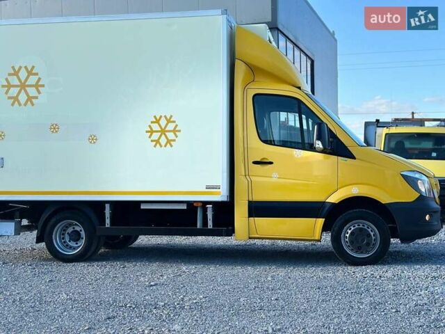 Желтый Мерседес Sprinter, объемом двигателя 2.2 л и пробегом 195 тыс. км за 27900 $, фото 1 на Automoto.ua