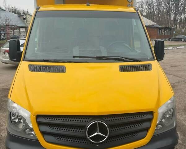 Желтый Мерседес Sprinter, объемом двигателя 2.2 л и пробегом 280 тыс. км за 18762 $, фото 33 на Automoto.ua