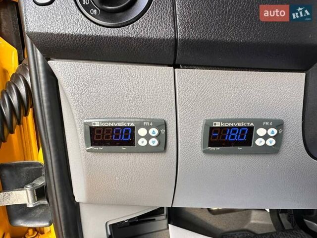 Желтый Мерседес Sprinter, объемом двигателя 2.2 л и пробегом 195 тыс. км за 27900 $, фото 31 на Automoto.ua