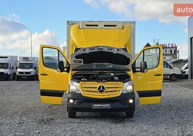 Желтый Мерседес Sprinter, объемом двигателя 2.2 л и пробегом 195 тыс. км за 26800 $, фото 17 на Automoto.ua