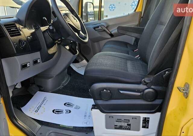 Желтый Мерседес Sprinter, объемом двигателя 2.2 л и пробегом 195 тыс. км за 26800 $, фото 32 на Automoto.ua