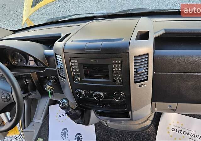 Желтый Мерседес Sprinter, объемом двигателя 2.2 л и пробегом 195 тыс. км за 26800 $, фото 27 на Automoto.ua