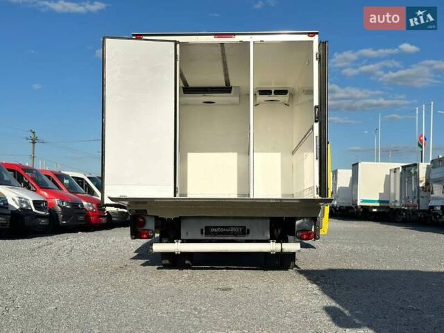 Желтый Мерседес Sprinter, объемом двигателя 2.2 л и пробегом 195 тыс. км за 27900 $, фото 24 на Automoto.ua