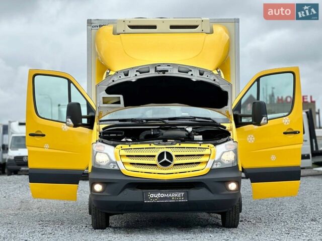 Желтый Мерседес Sprinter, объемом двигателя 2.2 л и пробегом 195 тыс. км за 24900 $, фото 28 на Automoto.ua