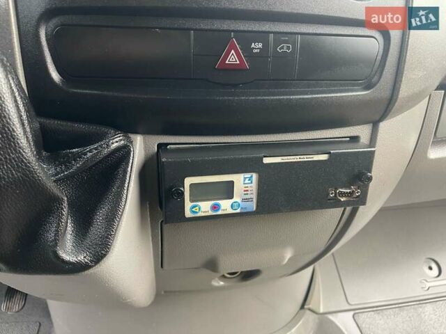 Желтый Мерседес Sprinter, объемом двигателя 2.2 л и пробегом 280 тыс. км за 18762 $, фото 27 на Automoto.ua