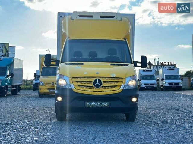 Желтый Мерседес Sprinter, объемом двигателя 2.2 л и пробегом 195 тыс. км за 27900 $, фото 6 на Automoto.ua