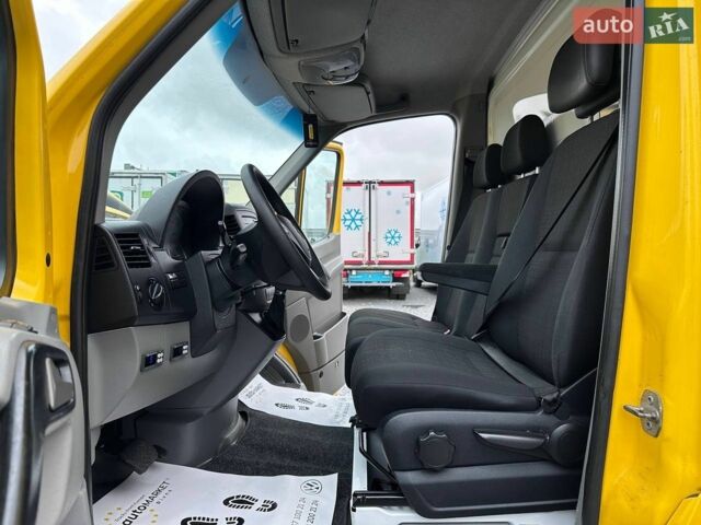 Желтый Мерседес Sprinter, объемом двигателя 2.2 л и пробегом 195 тыс. км за 24900 $, фото 38 на Automoto.ua