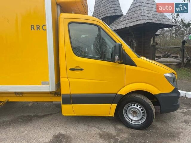 Желтый Мерседес Sprinter, объемом двигателя 2.2 л и пробегом 280 тыс. км за 18762 $, фото 38 на Automoto.ua